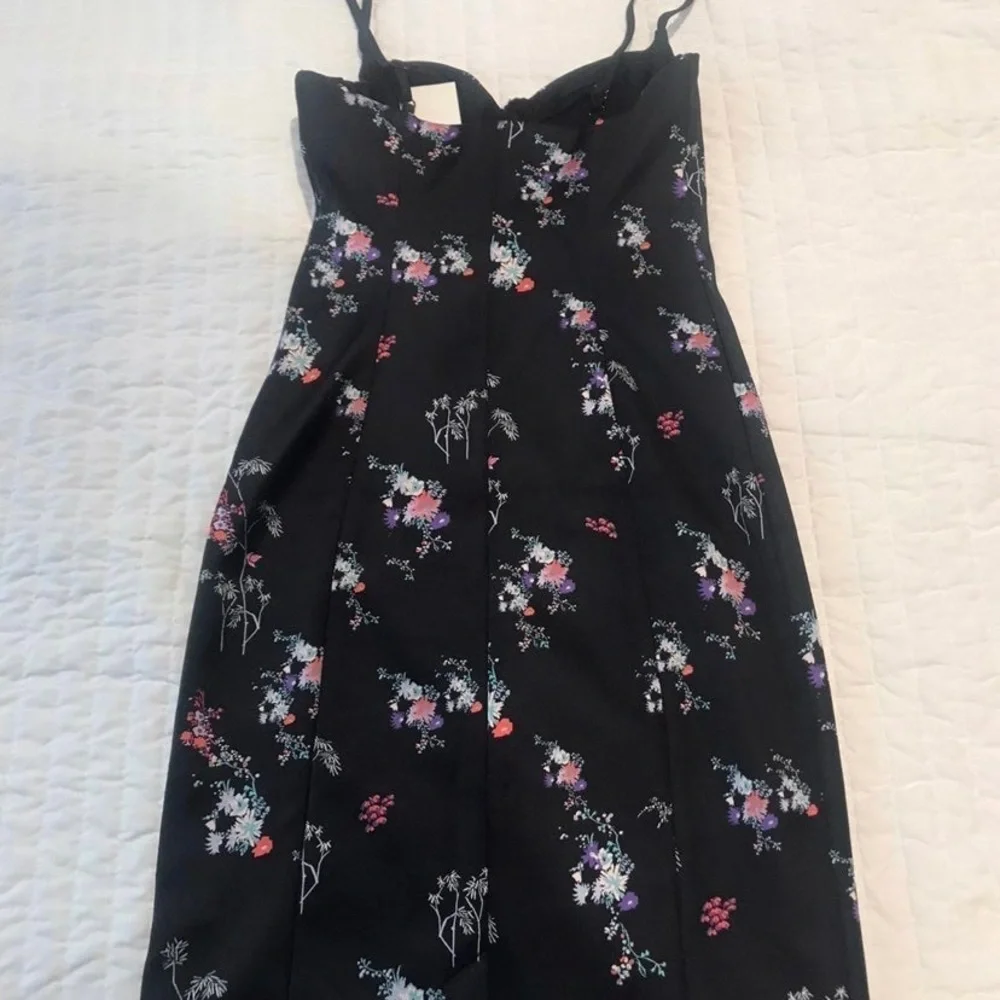 NWT H&M Black Floral Dress. - Picture 2 of 9